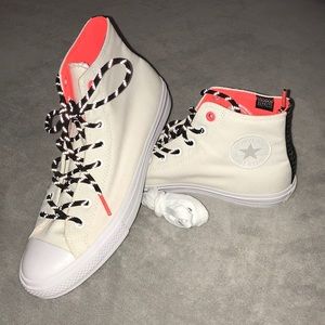 NWOT! NEVER WORN! Converse Chuck Taylors II